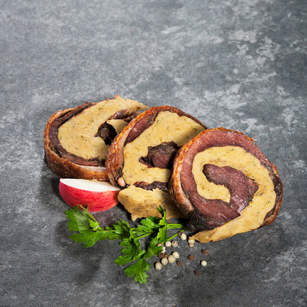 Gänserollbraten mit Semmelknödelfüllung – Bild 3