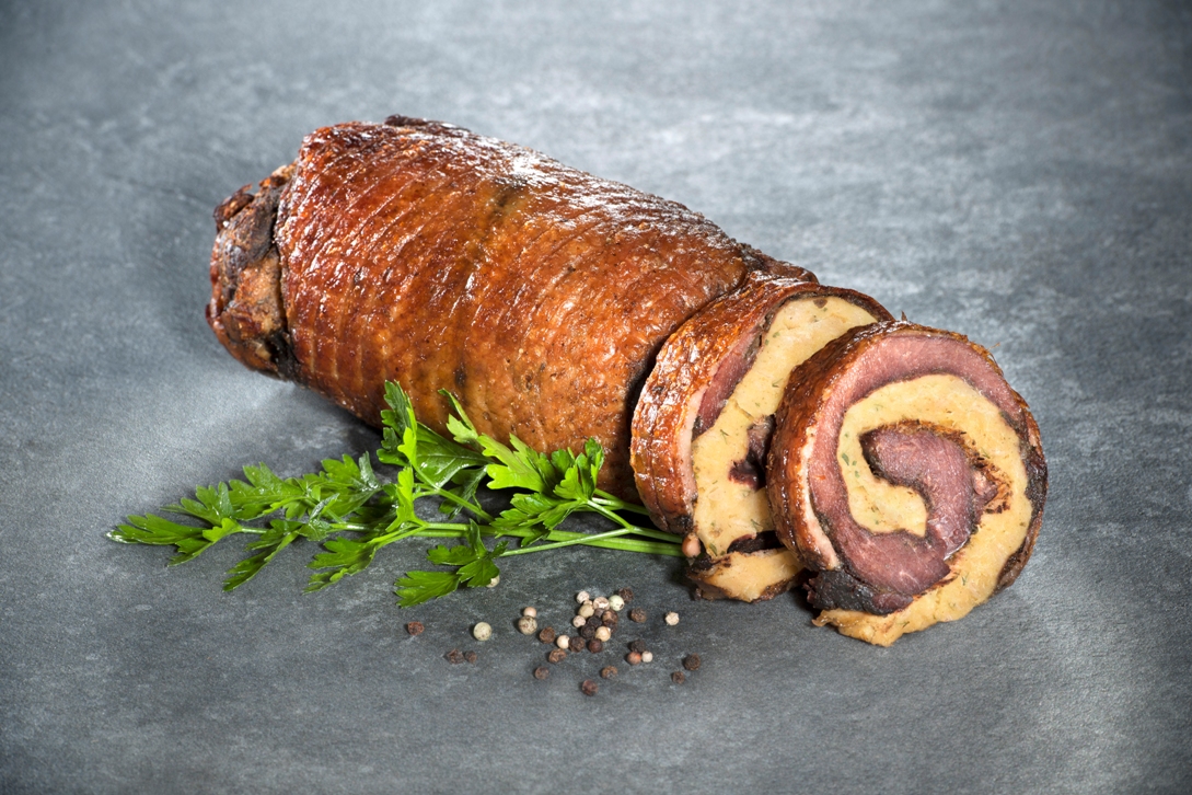 Gänserollbraten mit Semmelknödelfüllung – Bild 2